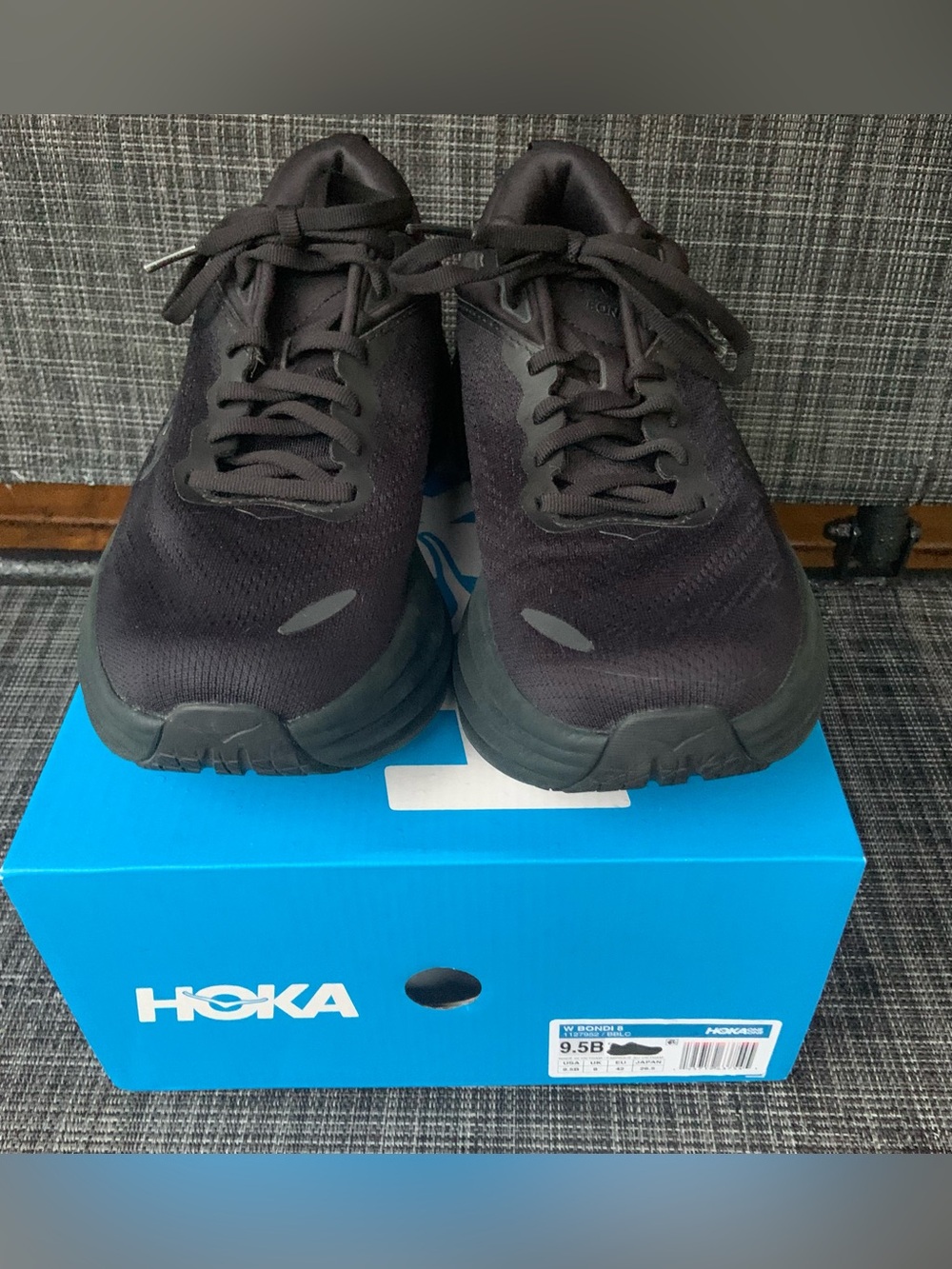 Size 9.5 Hoka Bondi 8 Black Running Shoes